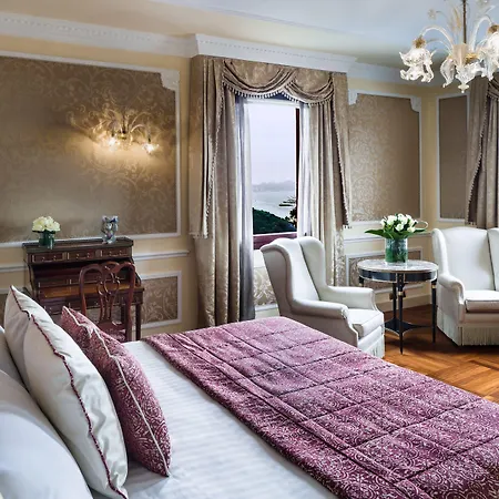 باليوني لونا - الرائدة في العالم فندق