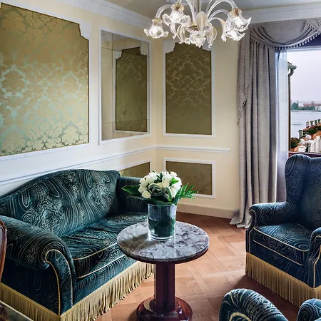 باليوني لونا - الرائدة في العالم البندقية