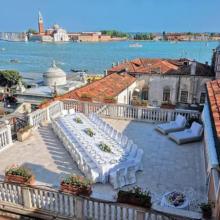 باليوني لونا - الرائدة في العالم