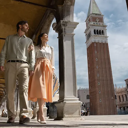 باليوني لونا - الرائدة في العالم البندقية