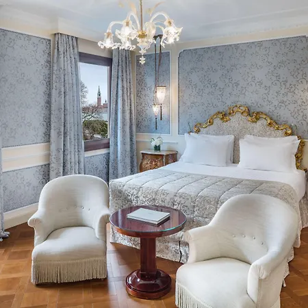 Baglioni Luna - The Leading Of The World