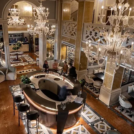 Baglioni Luna - The Leading Of The World