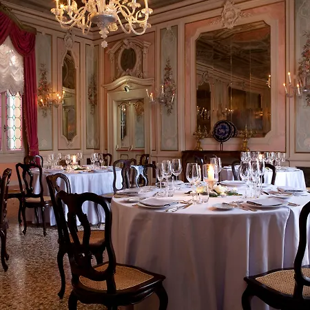 ホテル バリオーニ ルナ ザ リーディング ホテルズ オブ ザ ワールド ヴェネツィア