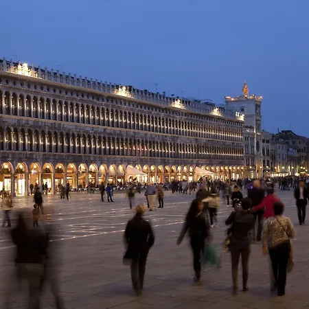 バリオーニ ルナ ザ リーディング ホテルズ オブ ザ ワールド 5*