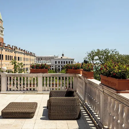 ホテル バリオーニ ルナ ザ リーディング ホテルズ オブ ザ ワールド ヴェネツィア